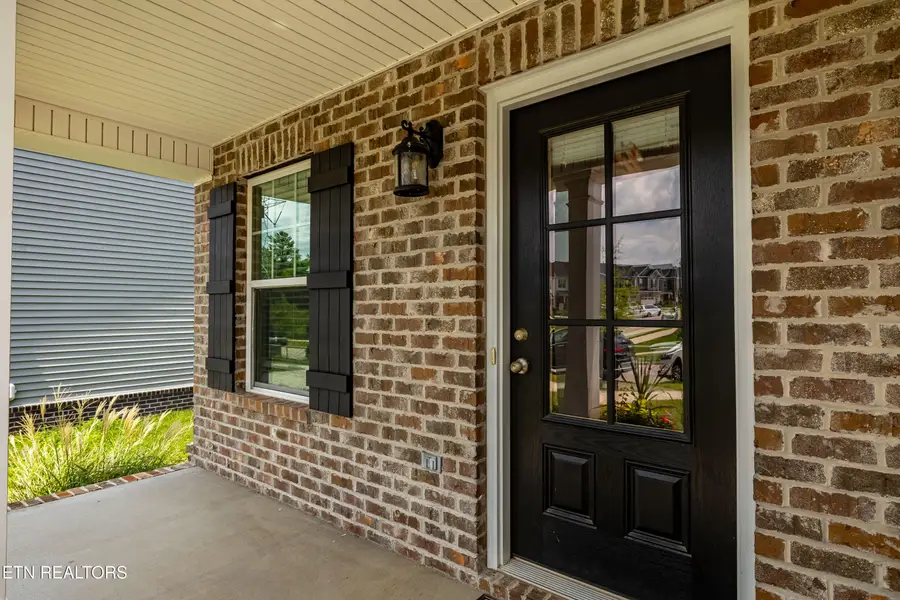 156 E Elderberry St, Oak Ridge, TN 37830 - #3