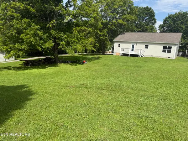 Sharp St, Clinton, TN 37716