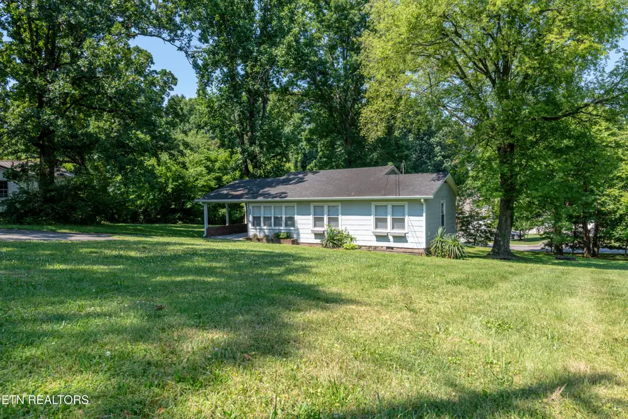 609 Watkins Rd, Maryville, TN 37801 - #2