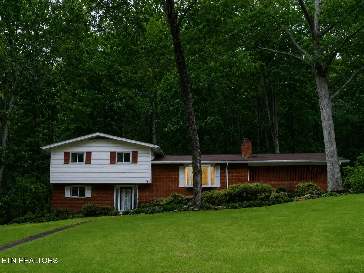 139 Nebraska Ave, Oak Ridge, TN 37830 - #1