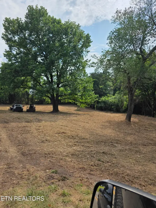 609 County Rd, Etowah, TN 37331