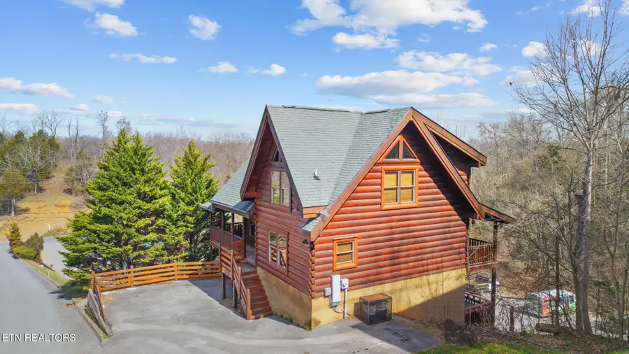 611 Stockton Drive, Sevierville, TN 37876 - #3