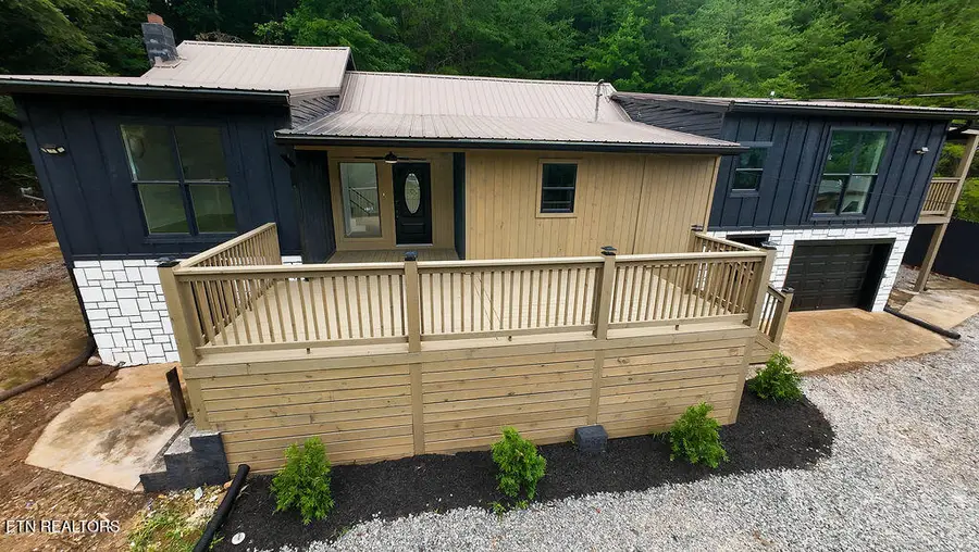 960 Chestnut Grove Rd, Dandridge, TN 37725 - #2