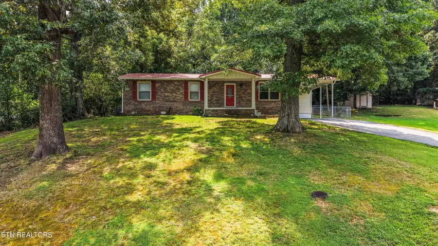 608 W 10th Ave, Lenoir City, TN 37771 - #3