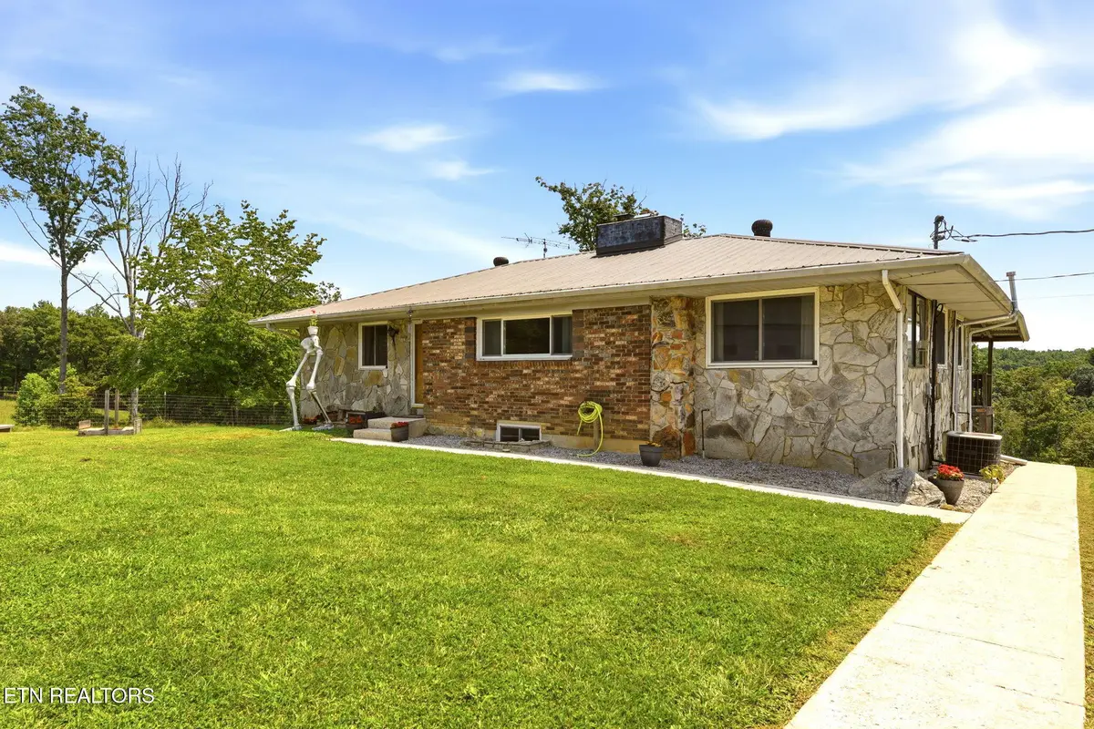 798 Christenson Rd, Deer Lodge, TN 37726 - #1