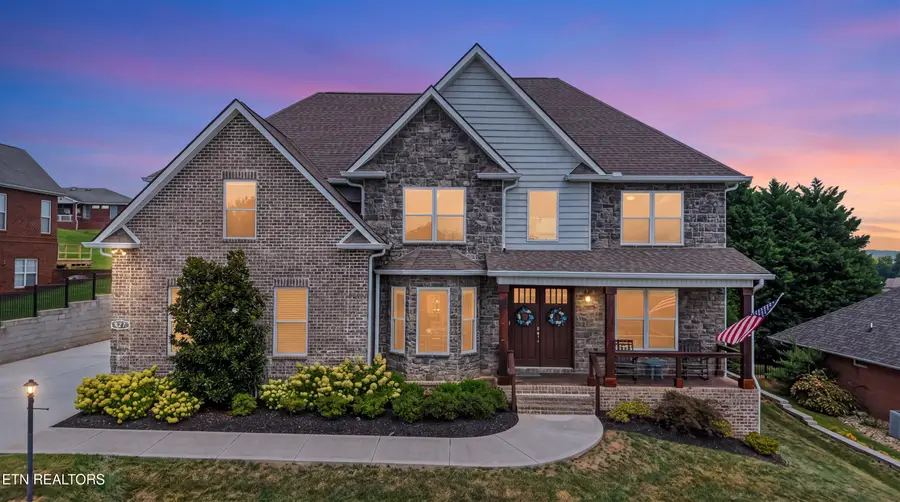 427 Royal Oaks Drive, Maryville, TN 37801 - #2
