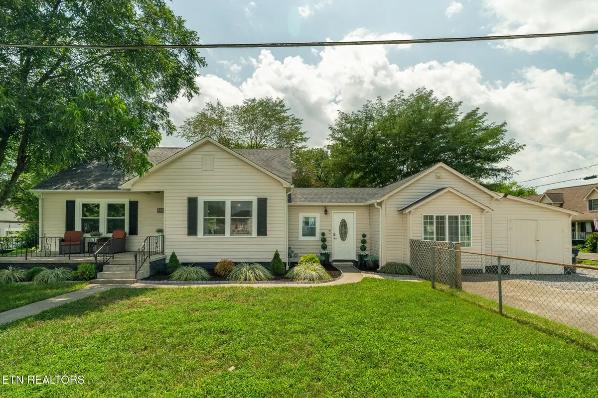 1027 Harrisdale St, Maryville, TN 37801 - #1