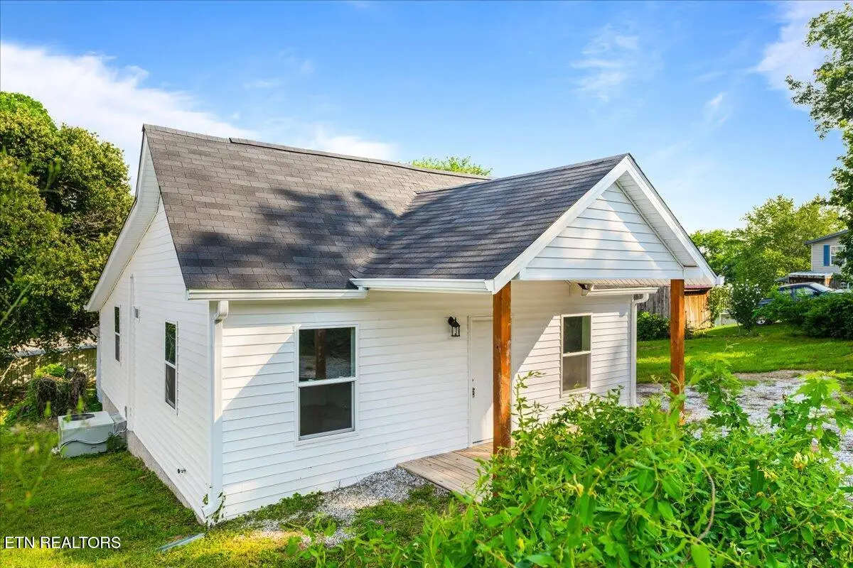 608 E Walden St, Lafollette, TN 37766 - #1
