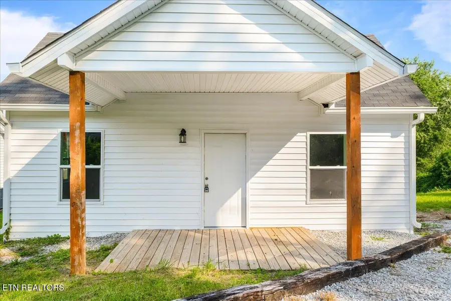 608 E Walden St, Lafollette, TN 37766 - #3
