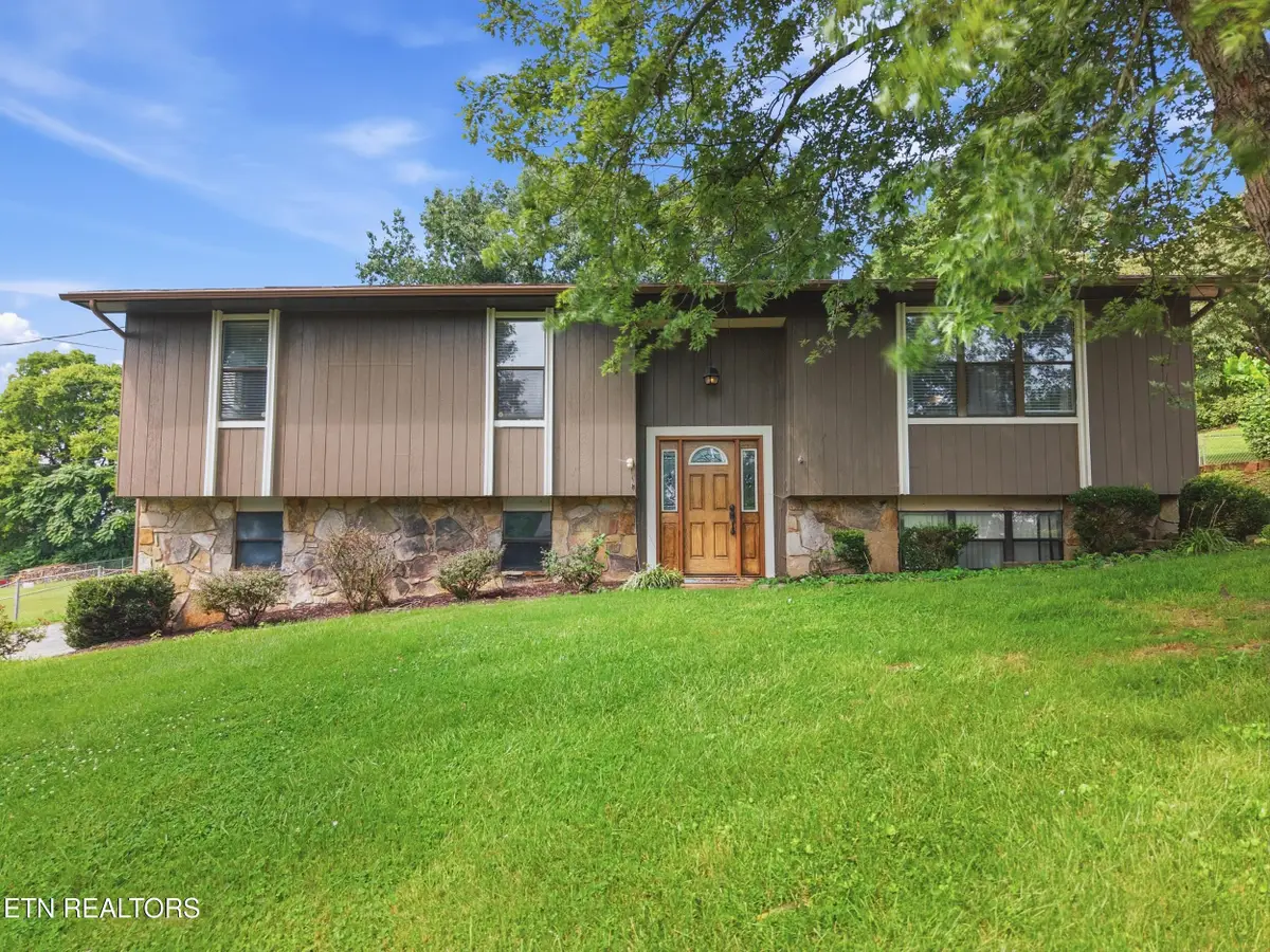 7813 Cedarcrest Rd, Knoxville, TN 37938 - #1