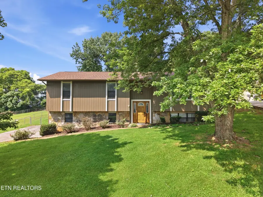 7813 Cedarcrest Rd, Knoxville, TN 37938 - #2