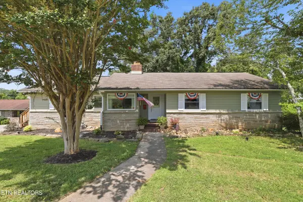 102 Nolan Rd, Oak Ridge, TN 37830