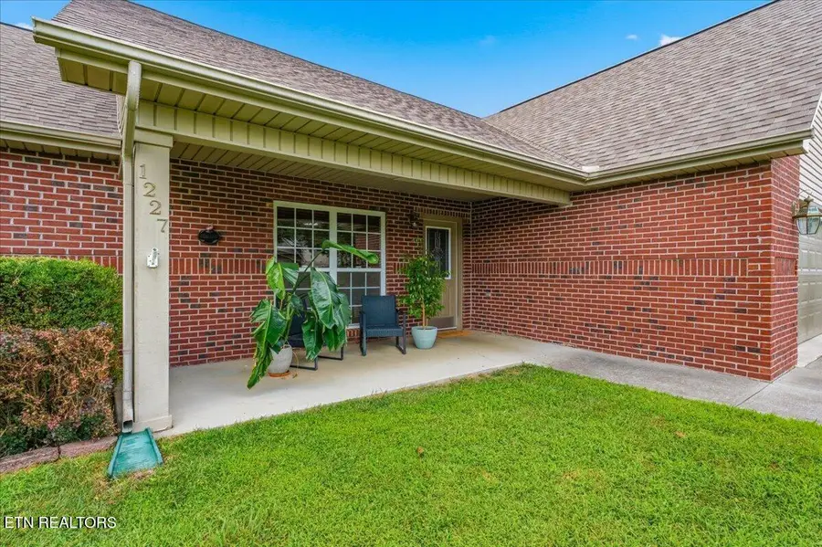 1227 Elsborn Ridge Rd, Maryville, TN 37801 - #2
