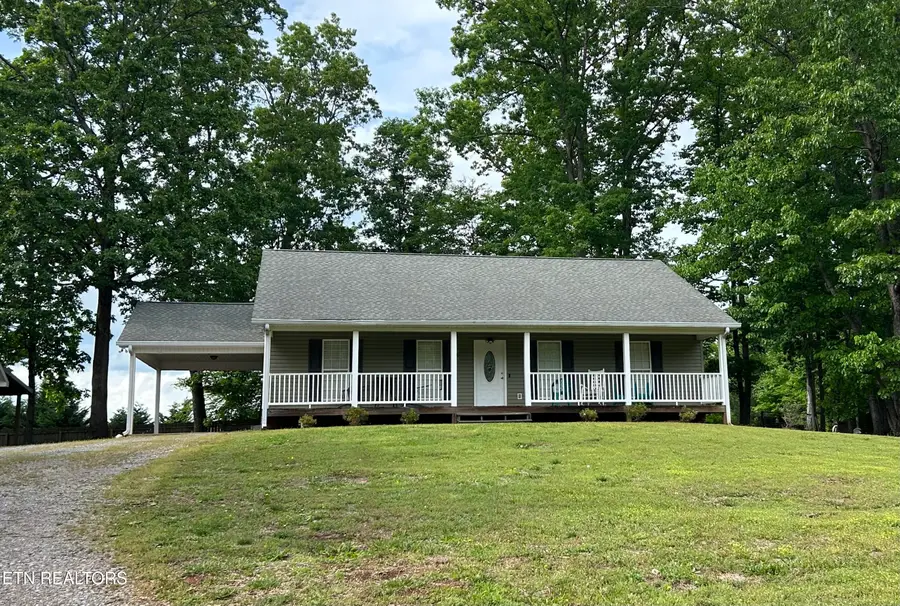 135 Central Ave, Benton, TN 37307 - #2