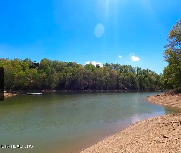 Stone Harbor Drive, Dandridge, TN 37725