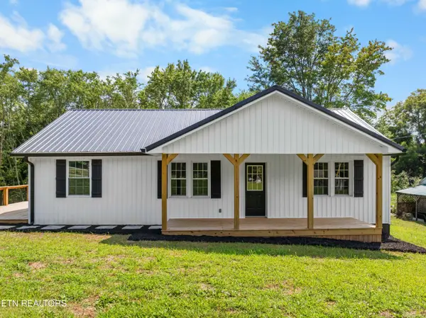 994 Pinecrest Rd, Jacksboro, TN 37757