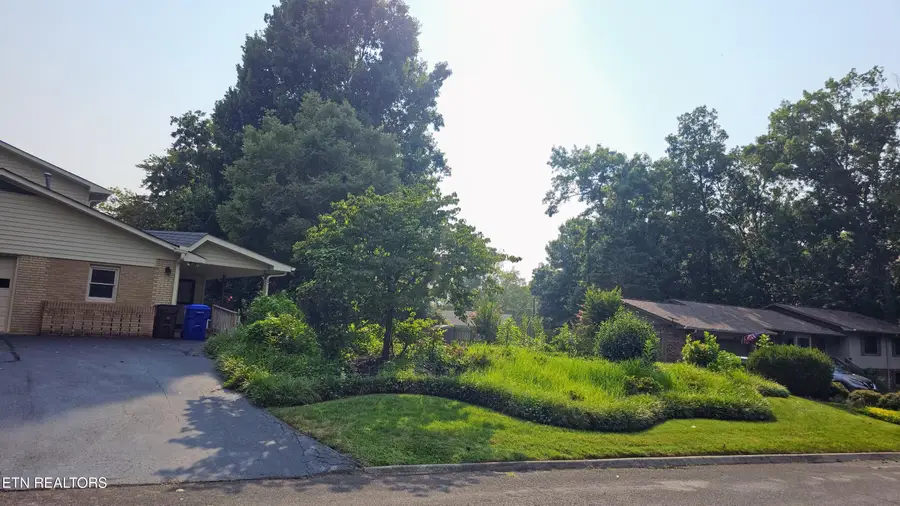 111 Claremont Rd, Oak Ridge, TN 37830 - #3