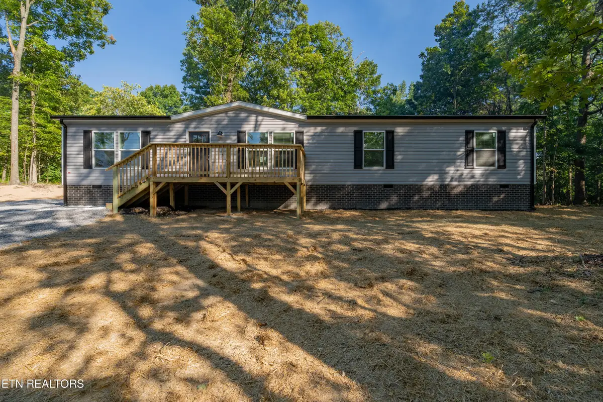 725 S Douglas Ave, Rockwood, TN 37854 - #1