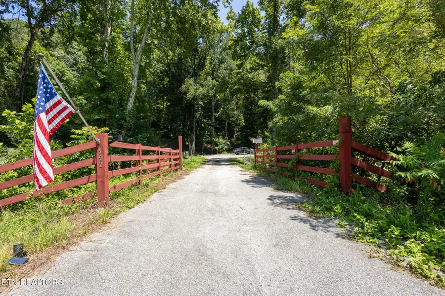 592 Morgan County Hwy, Harriman, TN 37748 - #2