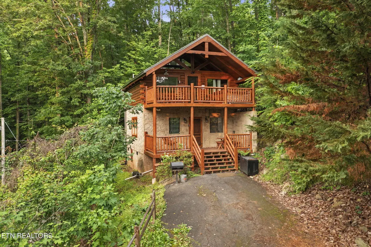 1868 Orchard Dr, Sevierville, TN 37876 - #1