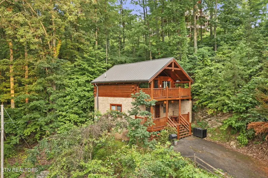 1868 Orchard Dr, Sevierville, TN 37876 - #2
