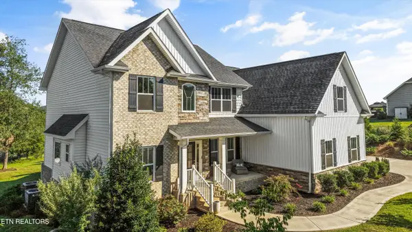 104 Pineberry West Rd, Oak Ridge, TN 37830