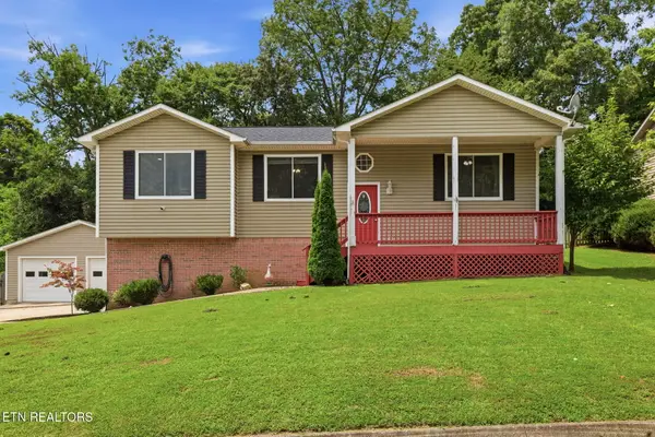 7463 Twin Brooks Blvd, Knoxville, TN 37918