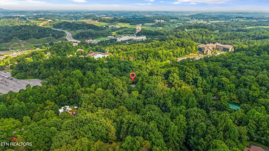 2113 Applewood Rd, Sevierville, TN 37862 - #3