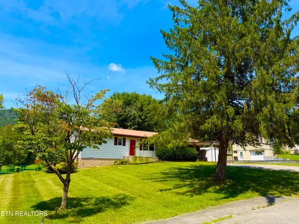 130 Griffith Lane, Jacksboro, TN 37757