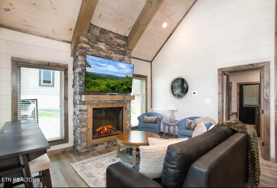568 Warbonnet Way, Pigeon Forge, TN 37863 - #2