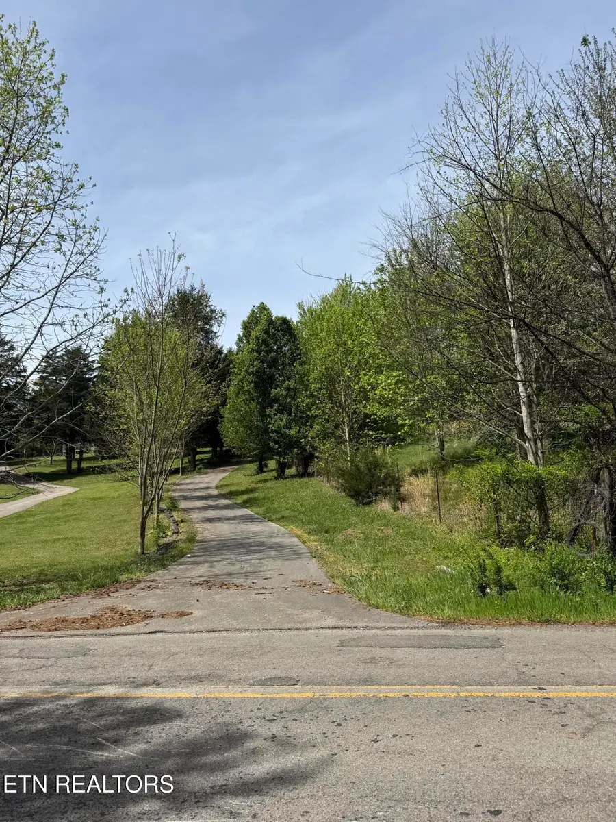 947 N Old Grey Ridge Rd, Maryville, TN 37801 - #2