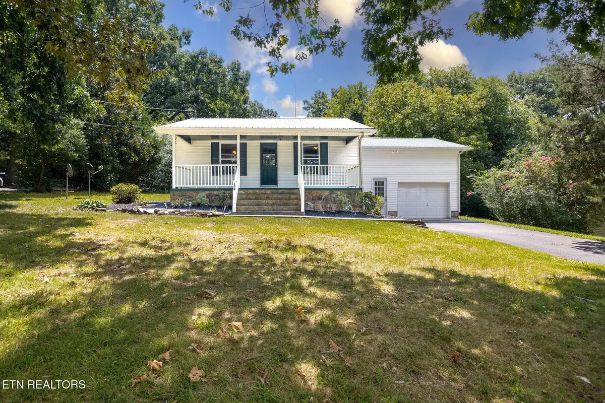 130 Oakland Ave, Lenoir City, TN 37771 - #1