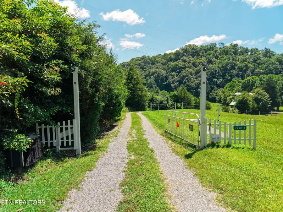 3000 Upper Caney Valley Rd, Tazewell, TN 37879 - #3