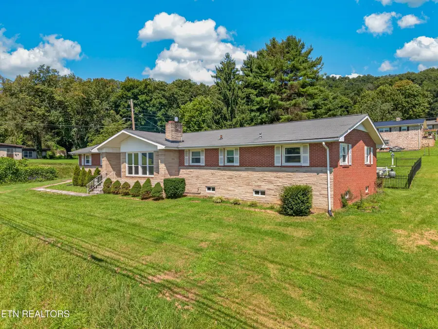 304 Russell Drive, Rogersville, TN 37857 - #2