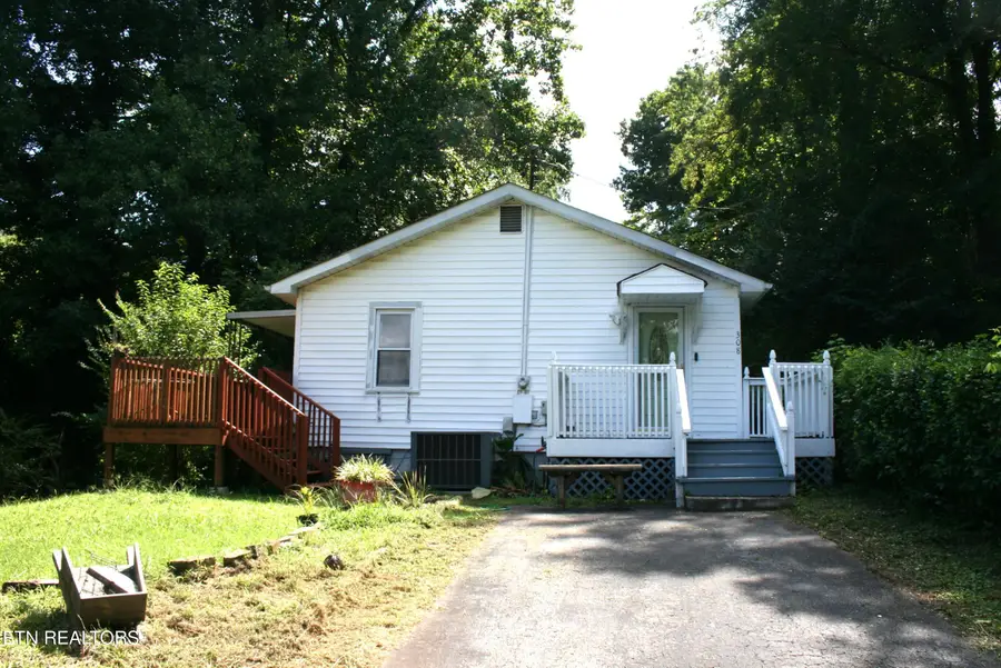 308 Highland Ave, Oliver Springs, TN 37840 - #2