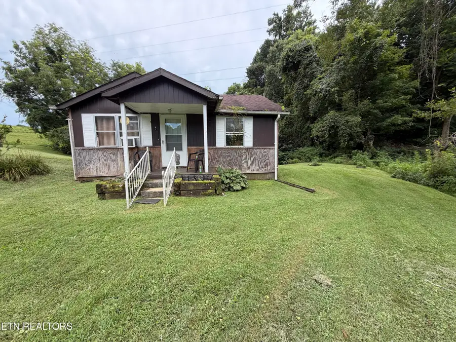 1610 Balls Chapel Rd, Rose Hill, VA 24281 - #2