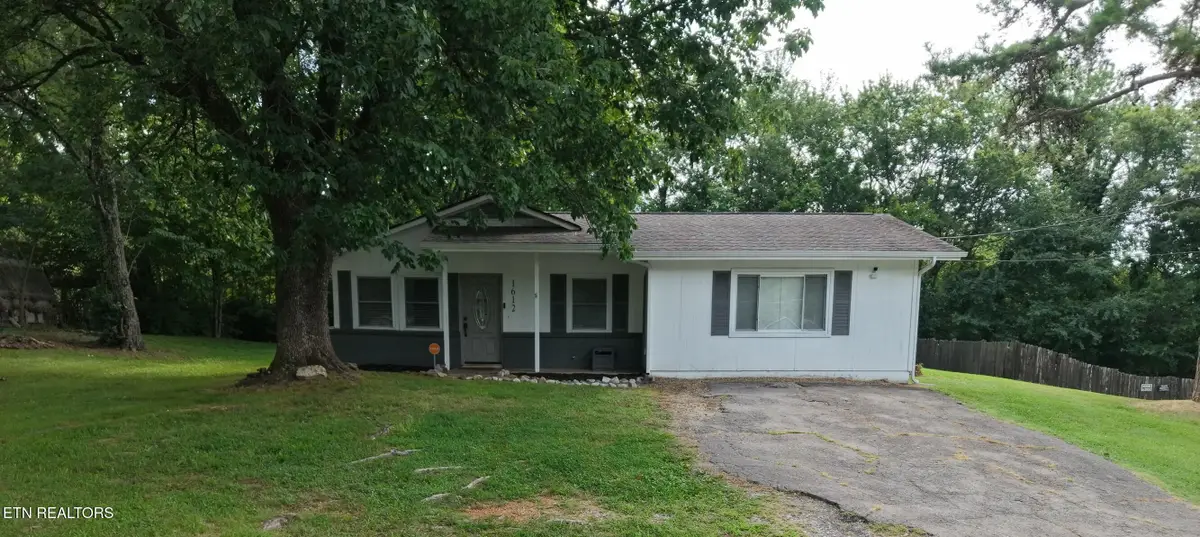 1612 Bradshaw Garden Rd, Knoxville, TN 37912 - #1