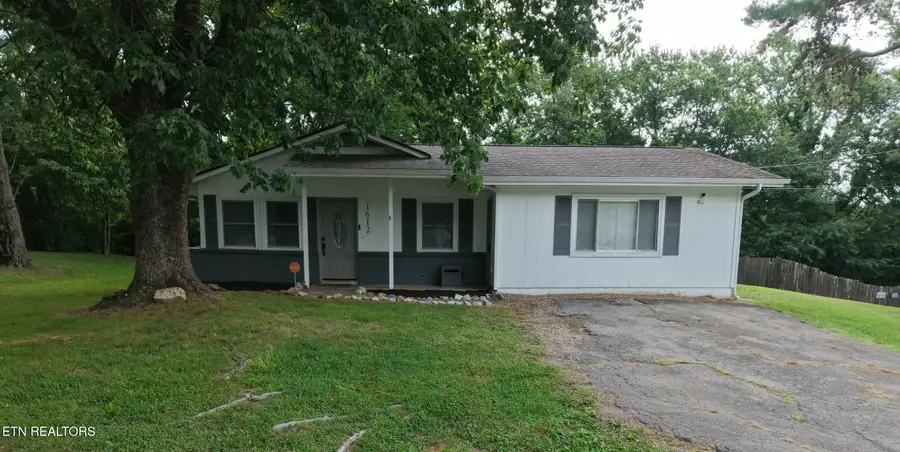 1612 Bradshaw Garden Rd, Knoxville, TN 37912 - #2