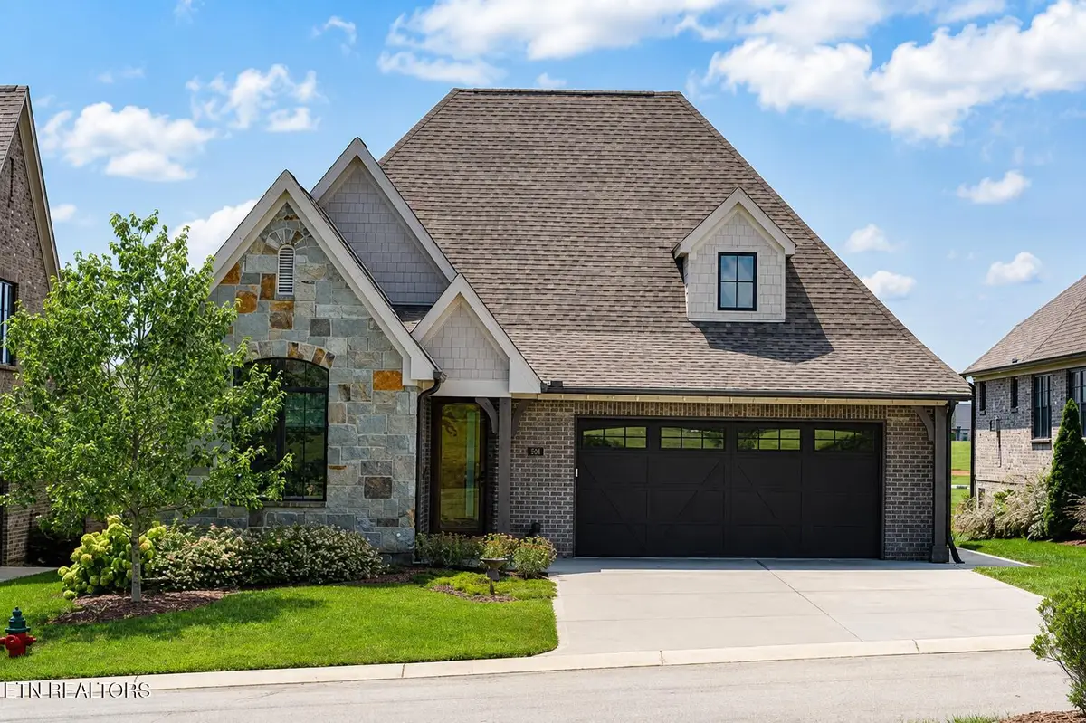 192 E Highlands Circle, Lenoir City, TN 37772 - #1
