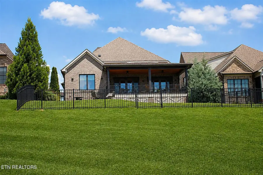 192 E Highlands Circle, Lenoir City, TN 37772 - #2