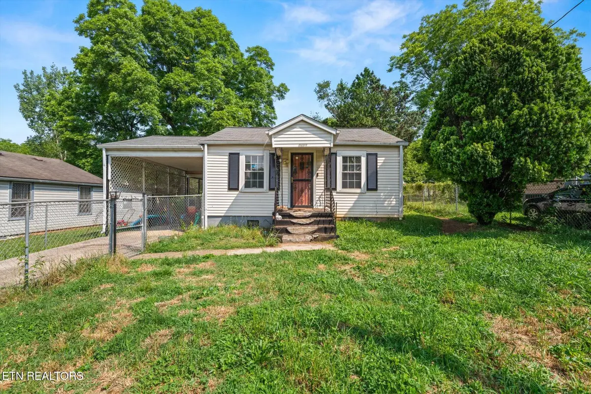 2415 Brown Ave, Knoxville, TN 37917 - #1