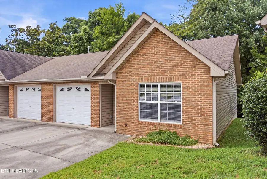 3507 Valley Stream Way, Knoxville, TN 37917 - #3
