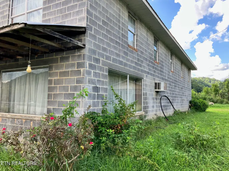 5841 Kyles Ford Hwy, Kyles Ford, TN 37765 - #2