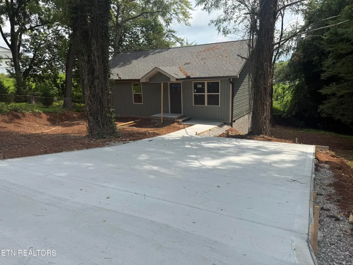 119 E Wadsworth Circle, Oak Ridge, TN 37830 - #1