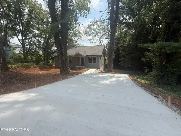 119 E Wadsworth Circle, Oak Ridge, TN 37830