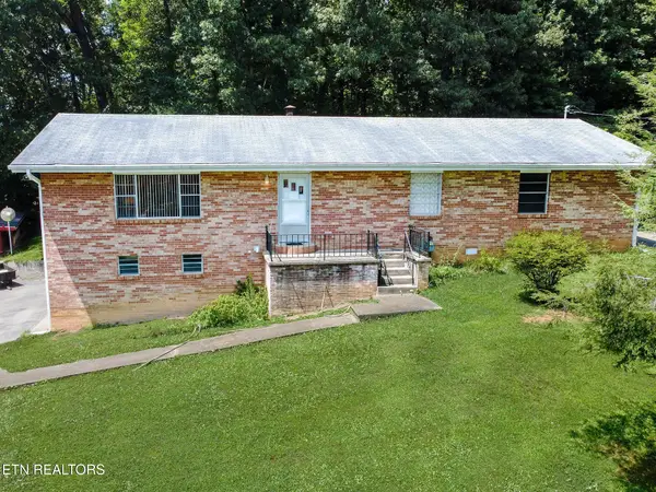111 Forest Heights Circle, Lenoir City, TN 37772