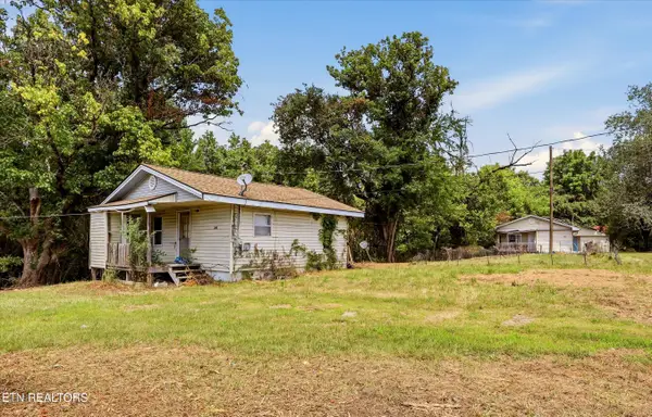 289 Midway Drive, Oliver Springs, TN 37840