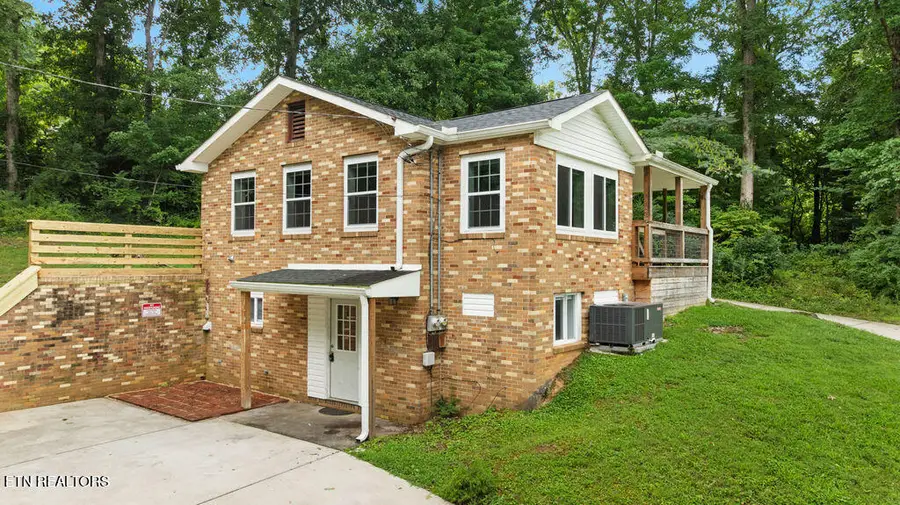616 & 618 Kinzel Ave, Maryville, TN 37804 - #2