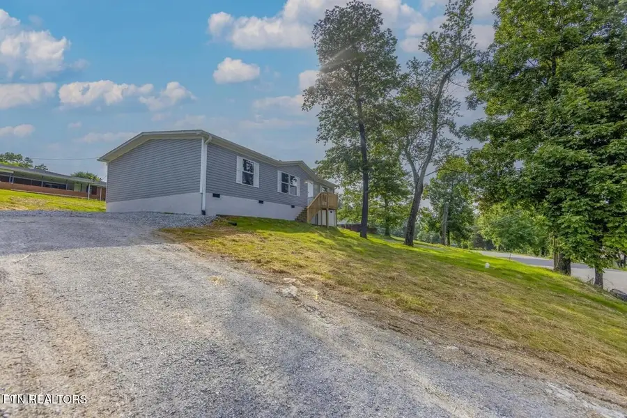 1826 Loop Rd, Lafollette, TN 37766 - #2