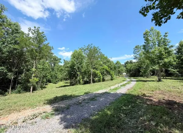 228 Sands Rd, Sweetwater, TN 37874